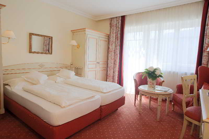 Hotel Pienzenau Am Schlosspark Merano Exterior foto