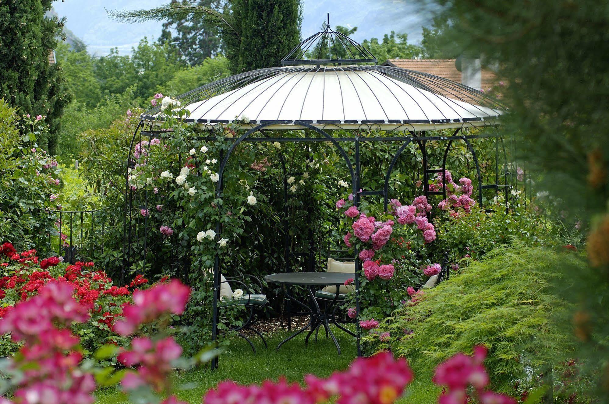 Hotel Pienzenau Am Schlosspark Merano Exterior foto